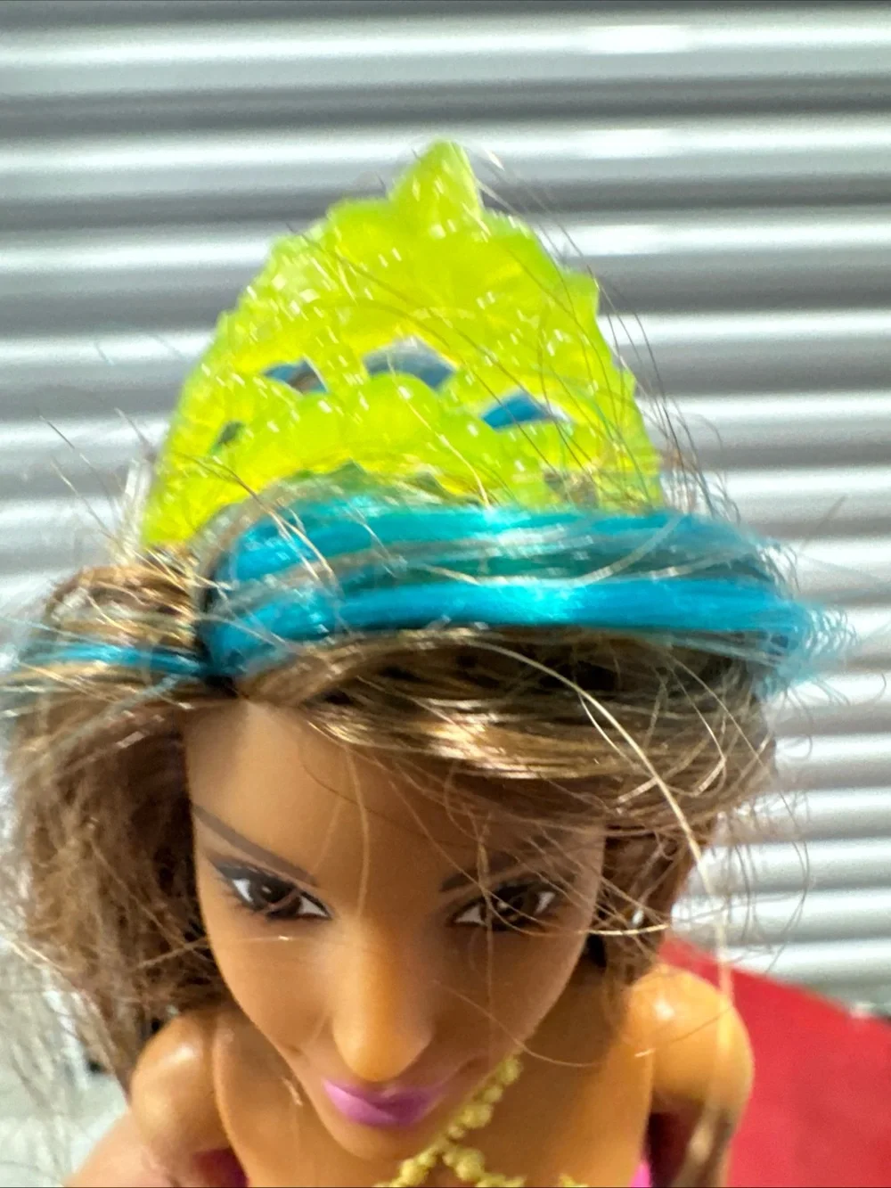 2019 Barbie Dreamtopia, princess doll Theresa, brunette with blue hair streak
